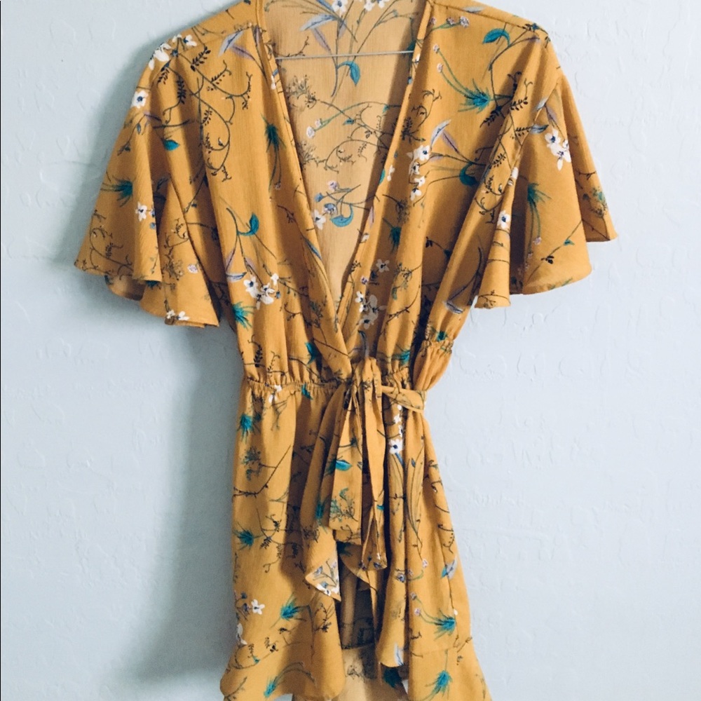 Yellow flowery aesthetic dress no brand fits sz ML